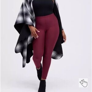 NWOT Torrid Full Length Signature Waist Leggings - Burgundy